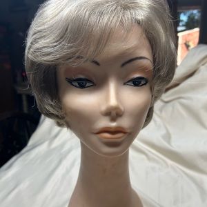 Christine Jordan Blonde Women's Wig NWOT